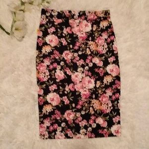 Floral pencil skirt *NWOT*